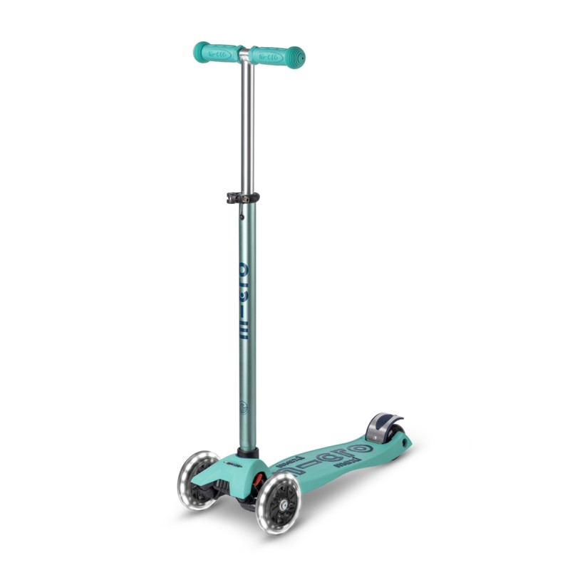 Micro Maxi Deluxe LED scooter