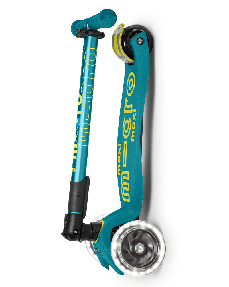 Micro Maxi Deluxe Foldable LED scooter