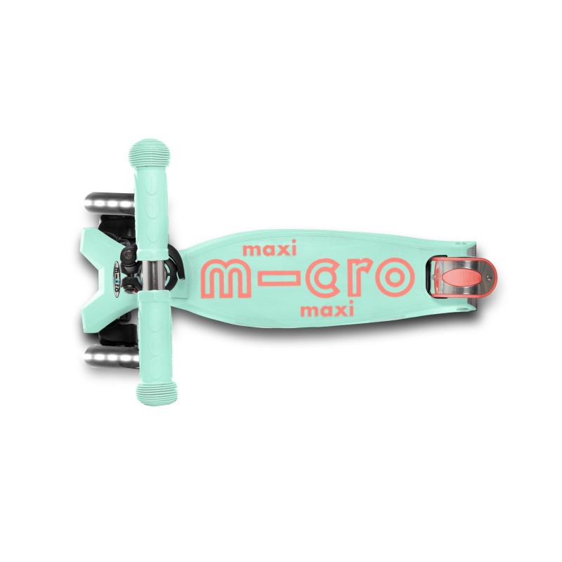 Micro Maxi Deluxe LED scooter