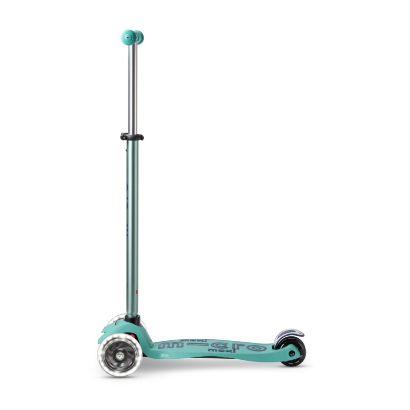 Micro Maxi Deluxe LED scooter