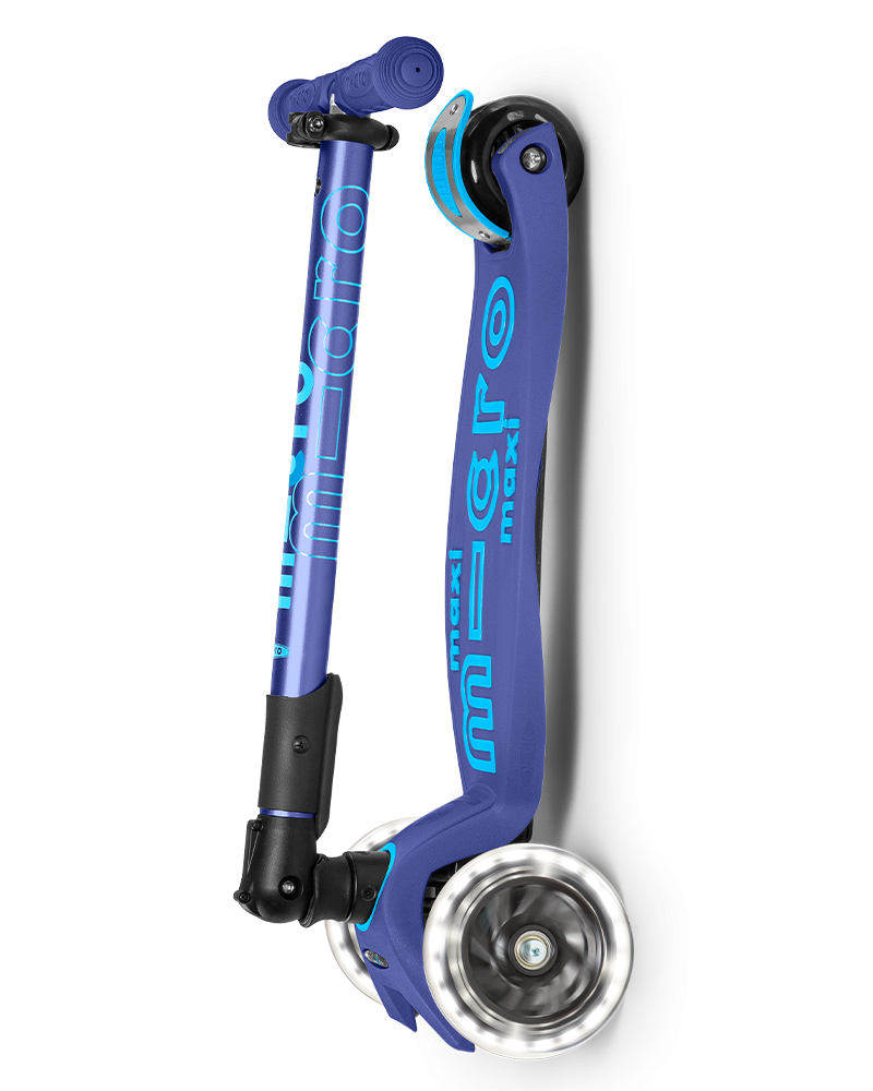 Micro Maxi Deluxe Foldable LED scooter